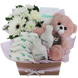 Mother Nature Pink eco friendly natural baby hamper Mother Nature Pink eco friendly natural baby hamper