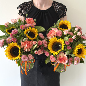 Managers Special, Mixed Posy in Vase - FREE GOLD COAST* DELIVERY