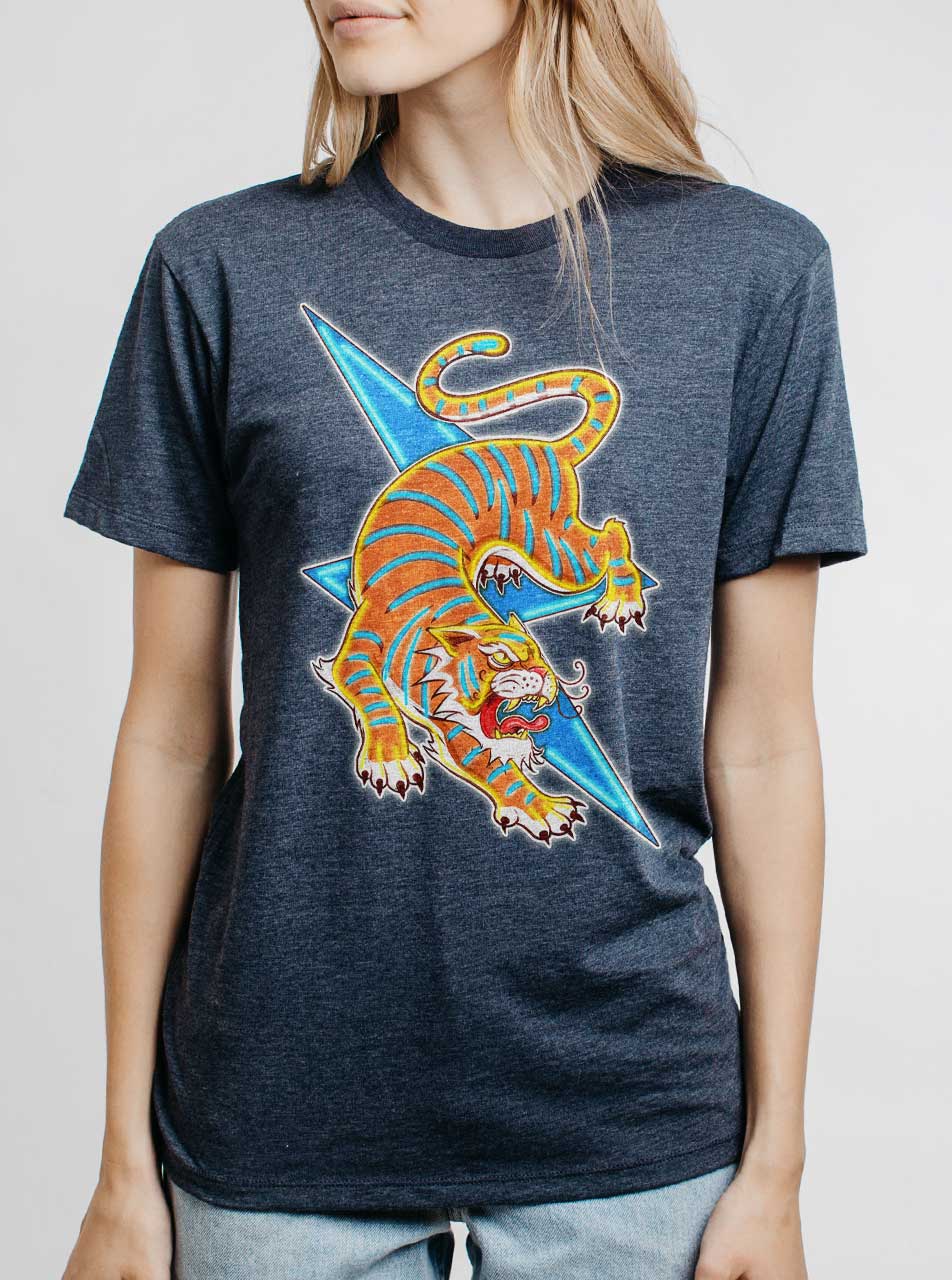 Tシャツ・カットソー COVERNAT Multicolor Logo Graphic T-Shirt Dark Navy Multi Typographic T-Shirt Dark Navy - Covernat | 60% - Asian