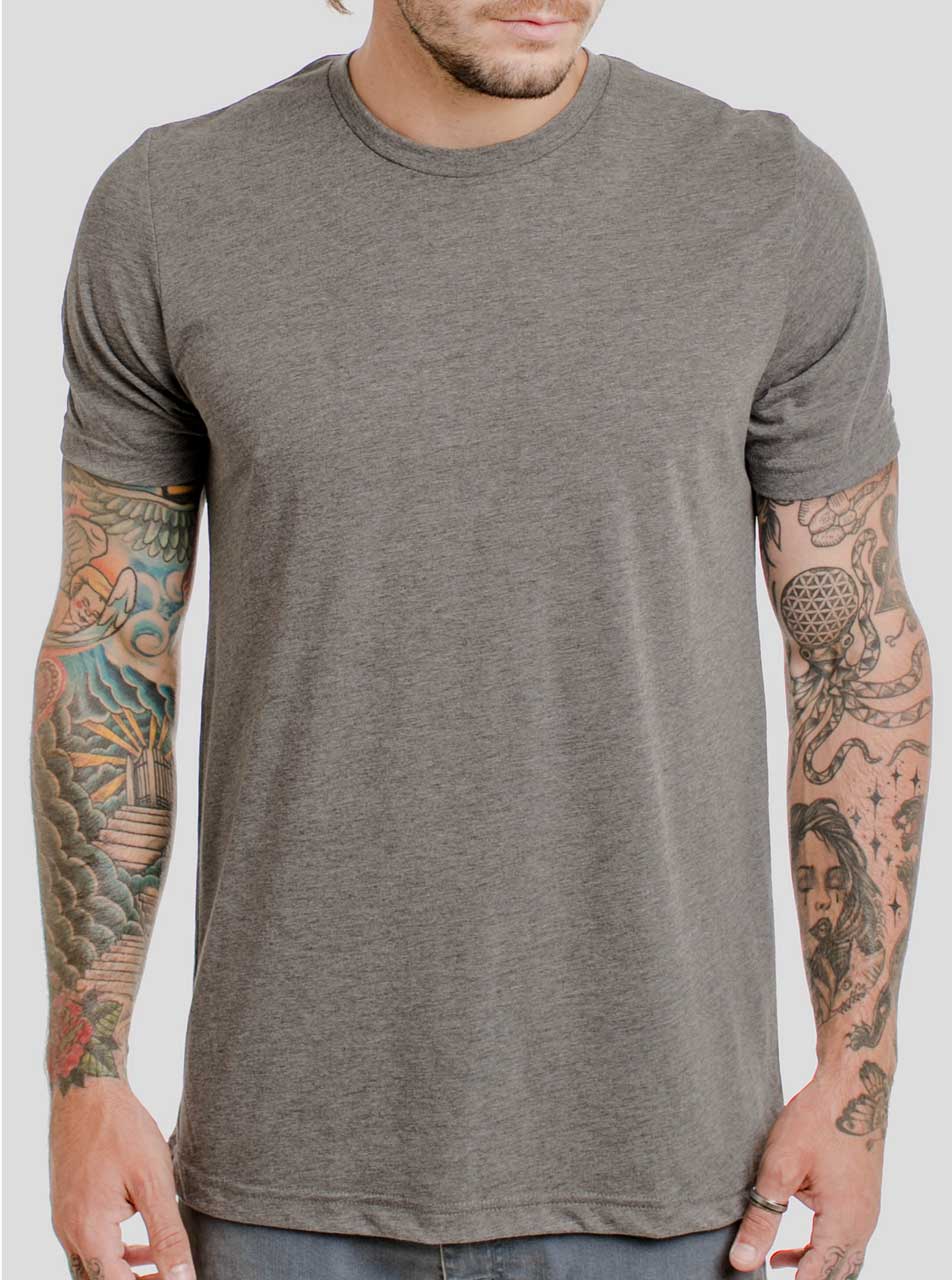 gray t shirt