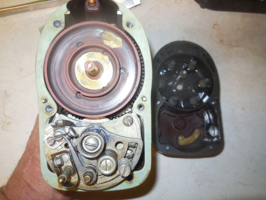    Oliver Cletrac Continental Leroi IHC Bosch MJB6A302  Magneto