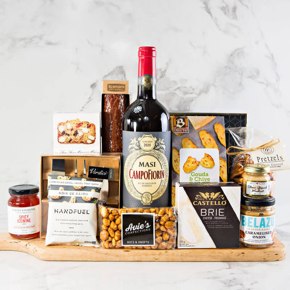 Italian Red Wine & Charcuterie Pairings Basket Italian Red Wine & Charcuterie Pairings Basket
