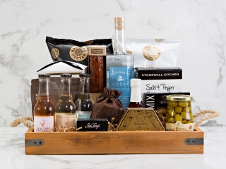 HOLIDAY BASKETS WITH ALCOHOL