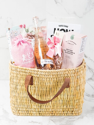 UNIQUE GIFT BASKETS FOR WOMEN