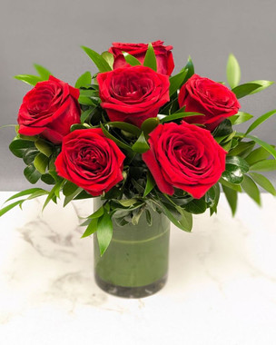 6 Red Roses in Vase | Flower Creations