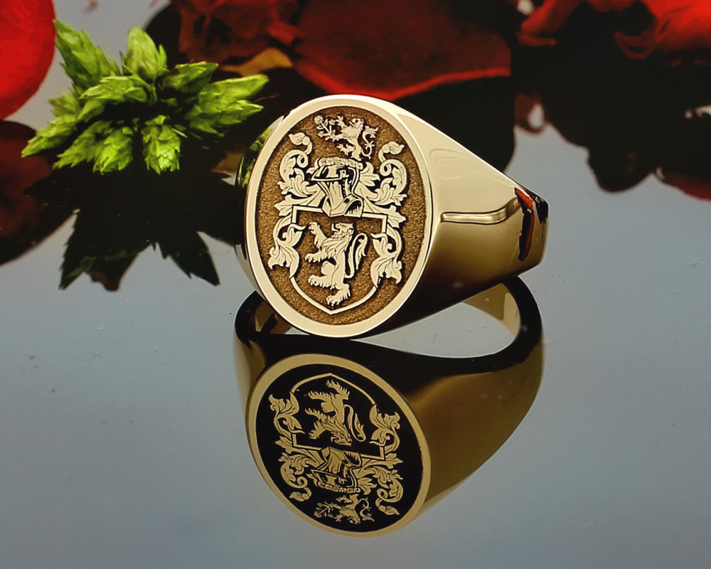 Family crest clearance rings for sale