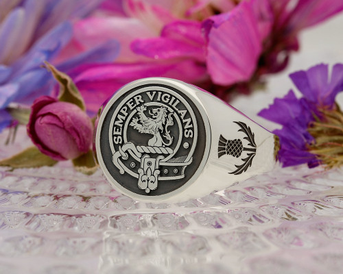 Wilson Scottish Clan Signet Ring HS44 Round with shoulder engraving