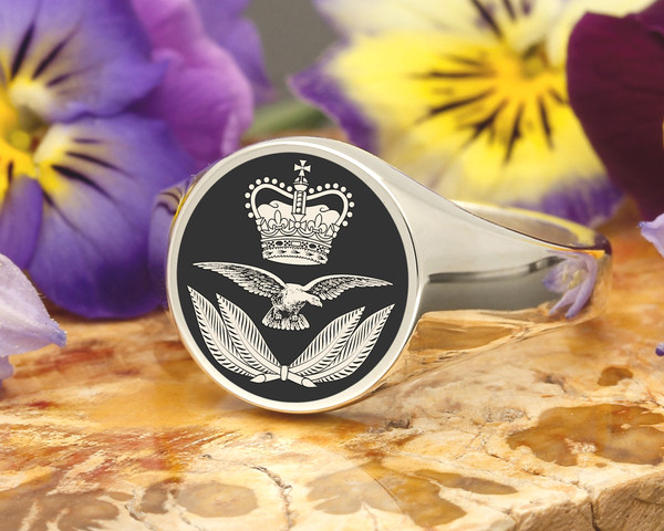RAF Officers Cap Badge Signet Ring