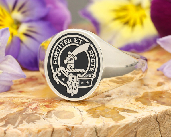 Elliot Scottish Clan Badge Signet Ring