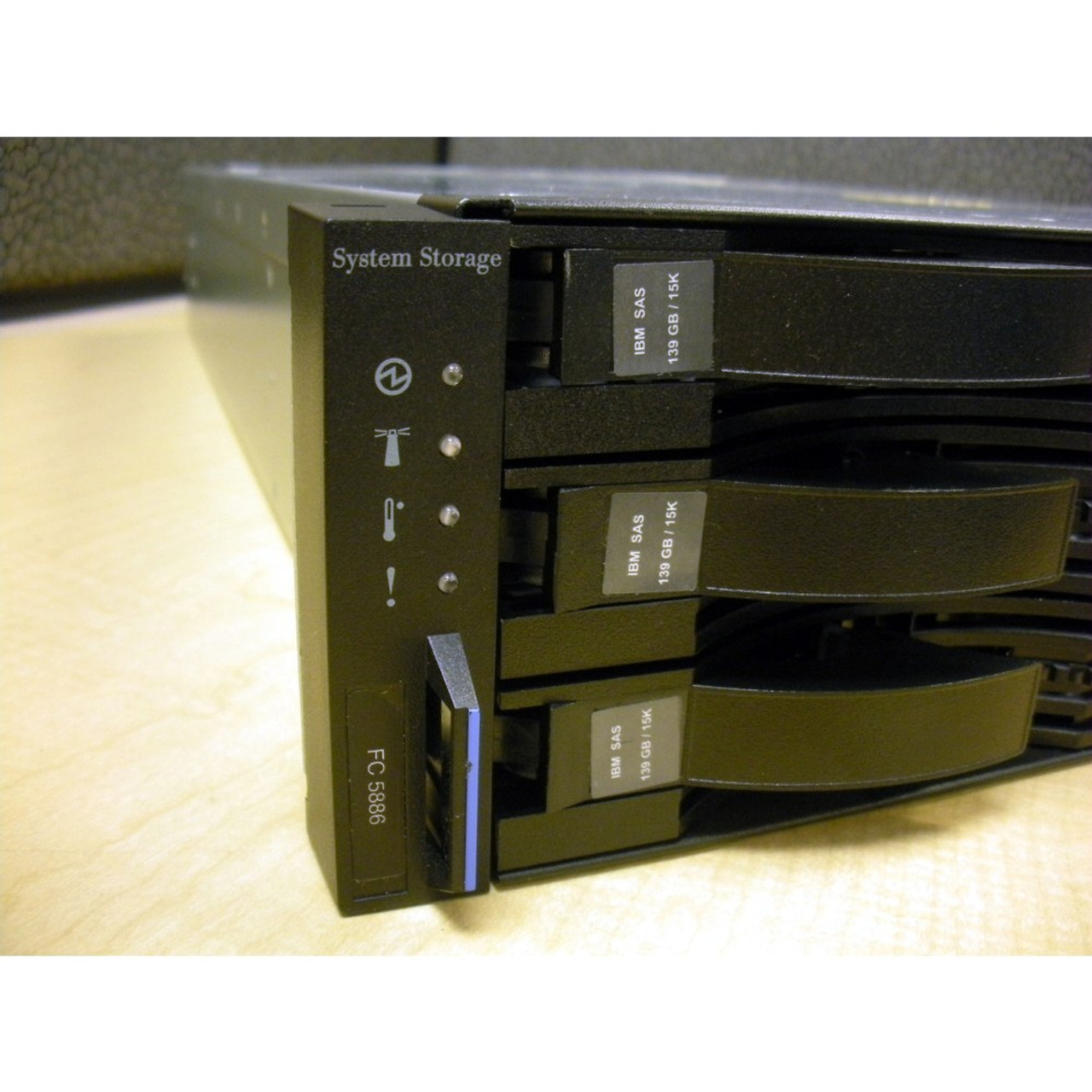 IBM 5886-940X 5886-91XX EXP 12S SAS Disk Drawer with 12x IBM 5886-940X 5886-91XX EXP 12S SAS Disk Drawer with 12x