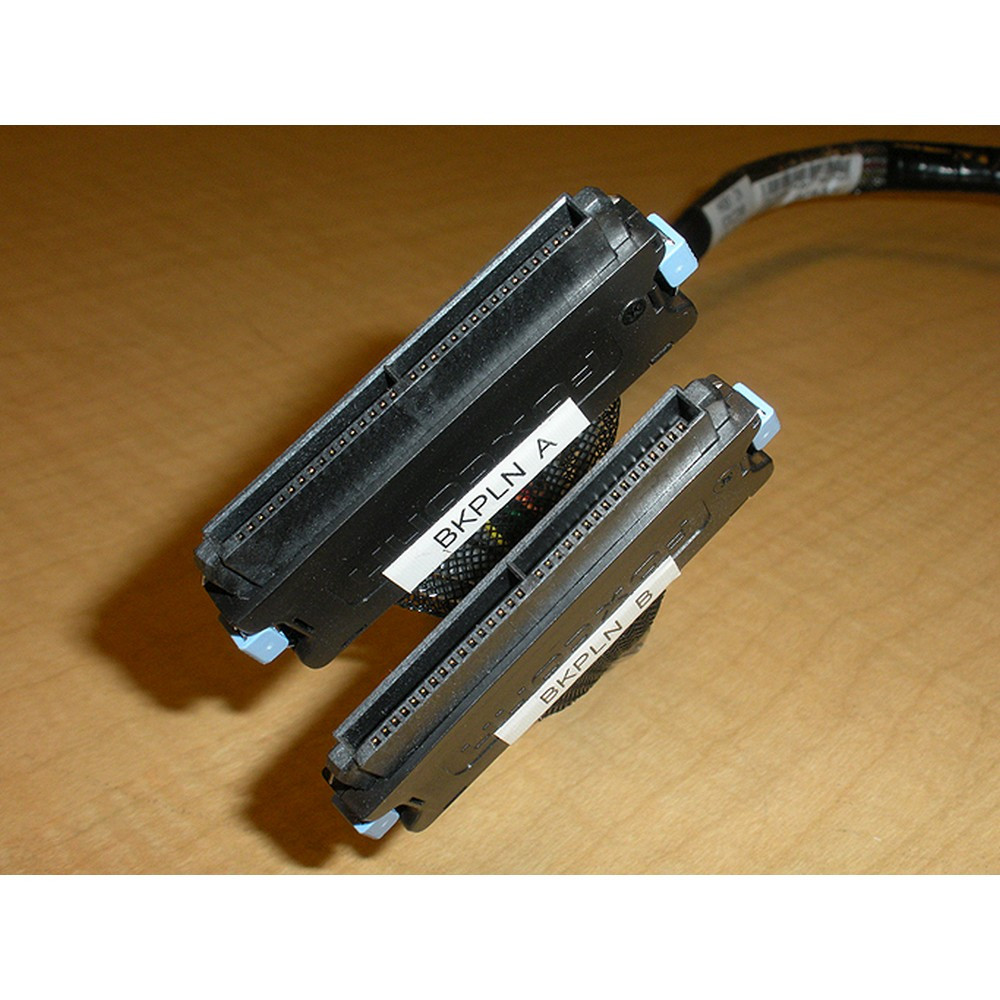 Dell HK881 PowerEdge R900 Server Dual SAS Data Cable for 2.5