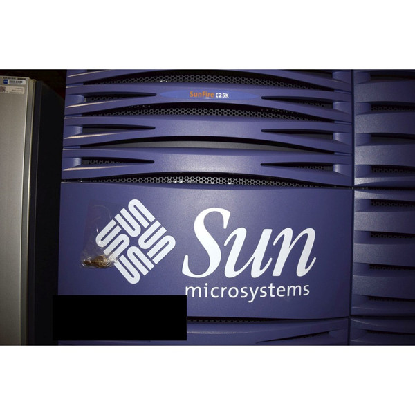 Sun Fire E25K Server 32x 1.8GHz 20x 1.5GHz 416GB Memory System Controller