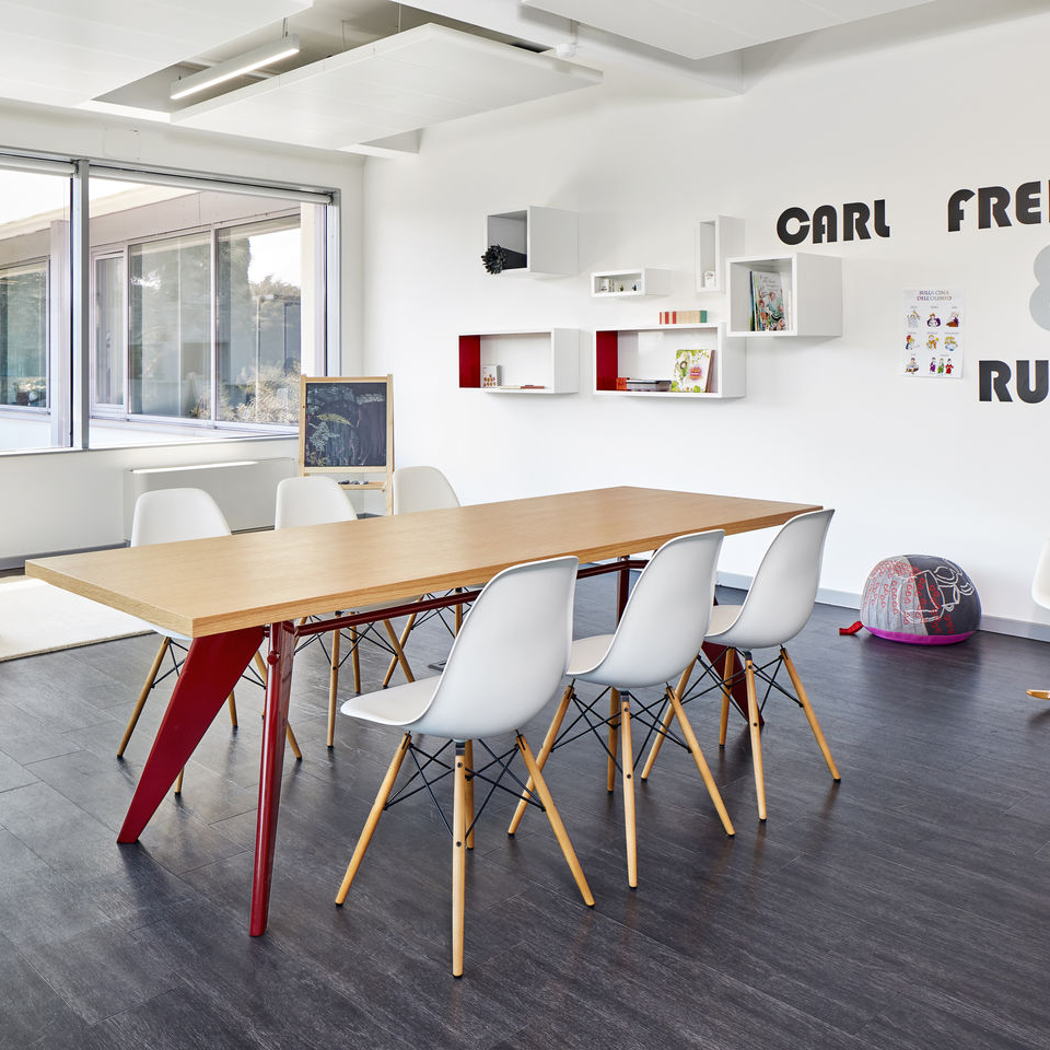 Vitra EM Table