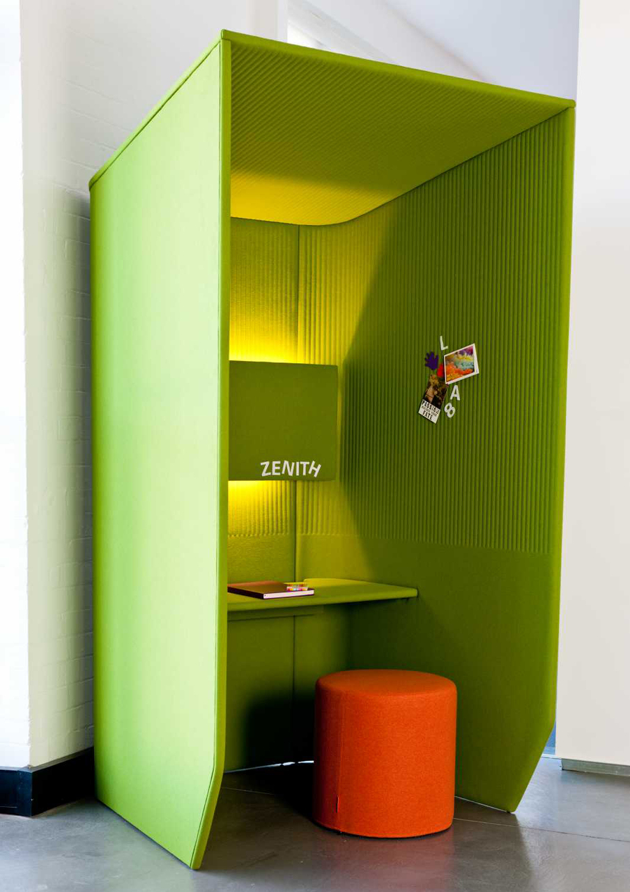 BuzziSpace BuzziBooth Single Workstation