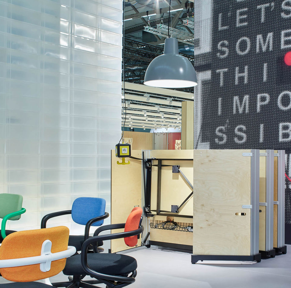 Vitra Hack Adjustable Desk System