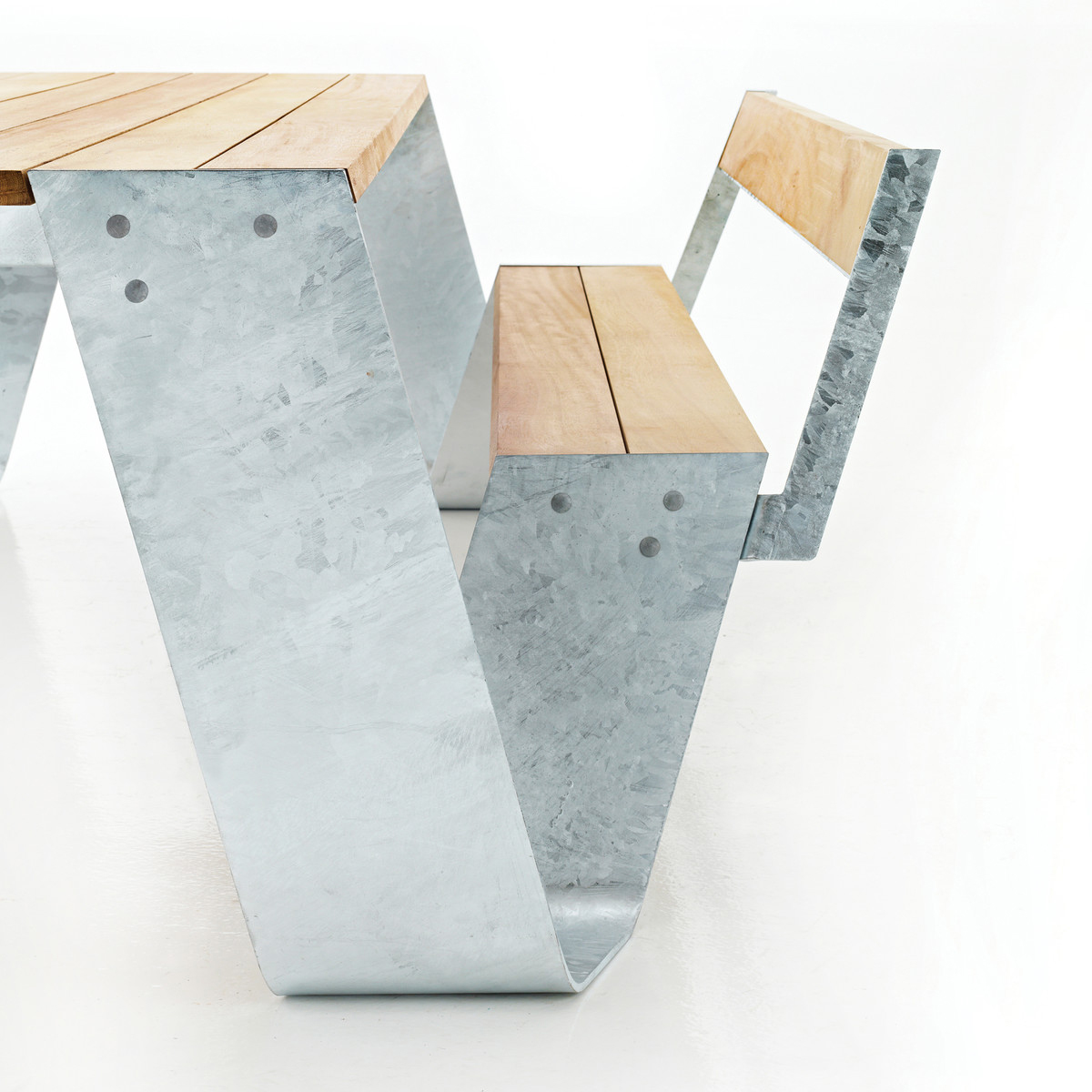Extremis Hopper Picnic Table