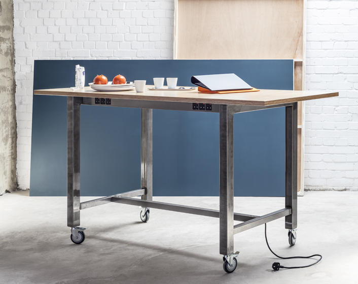 Jennifer Dining Table work desk（Jennifer Newman Huddle Table）