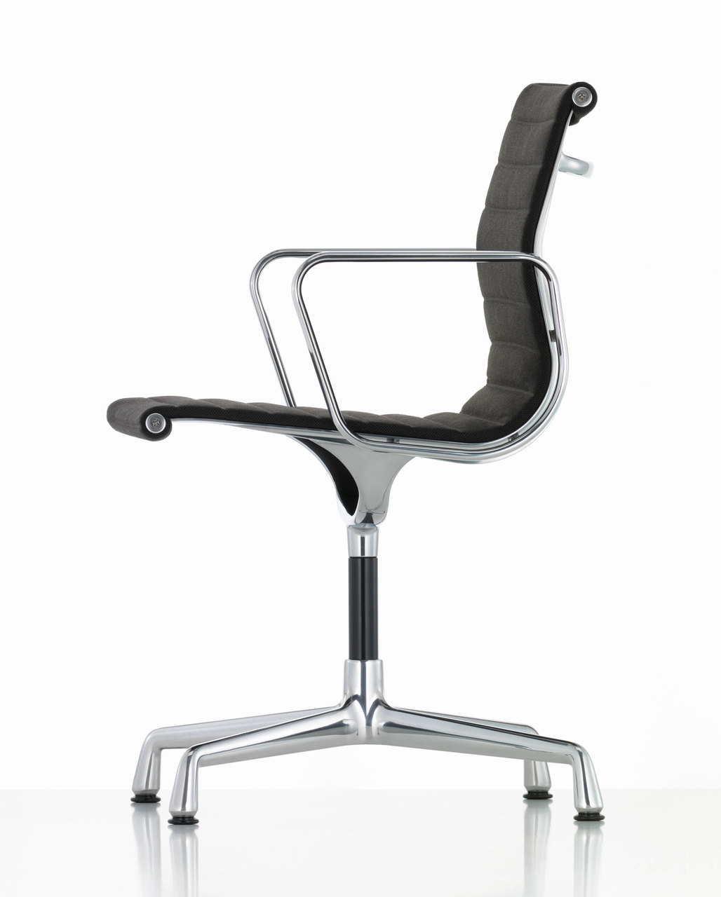 Vitra Eames Aluminium Chair EA 103 by Charles & Ray Eames