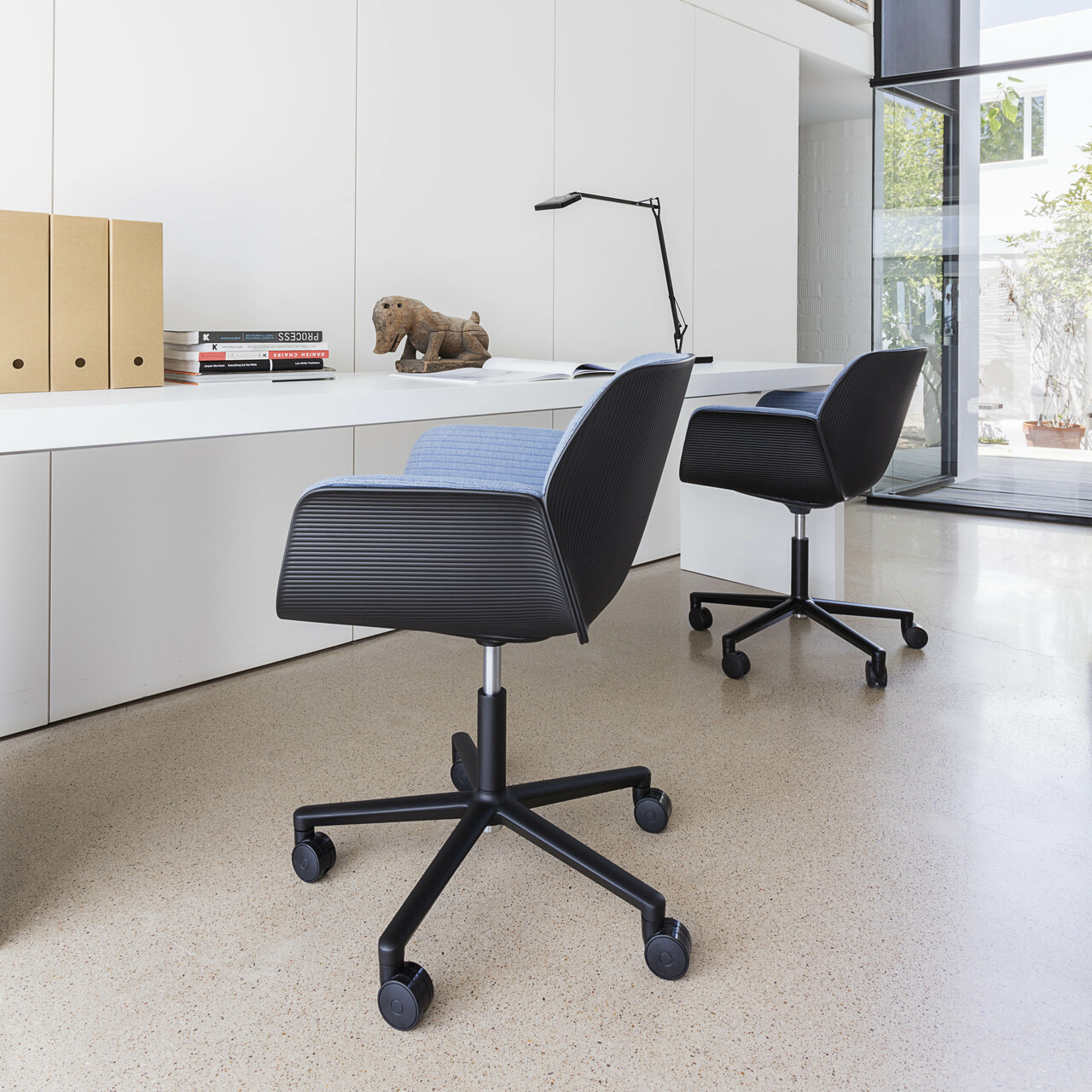 Andreu World Closed Table Laminate