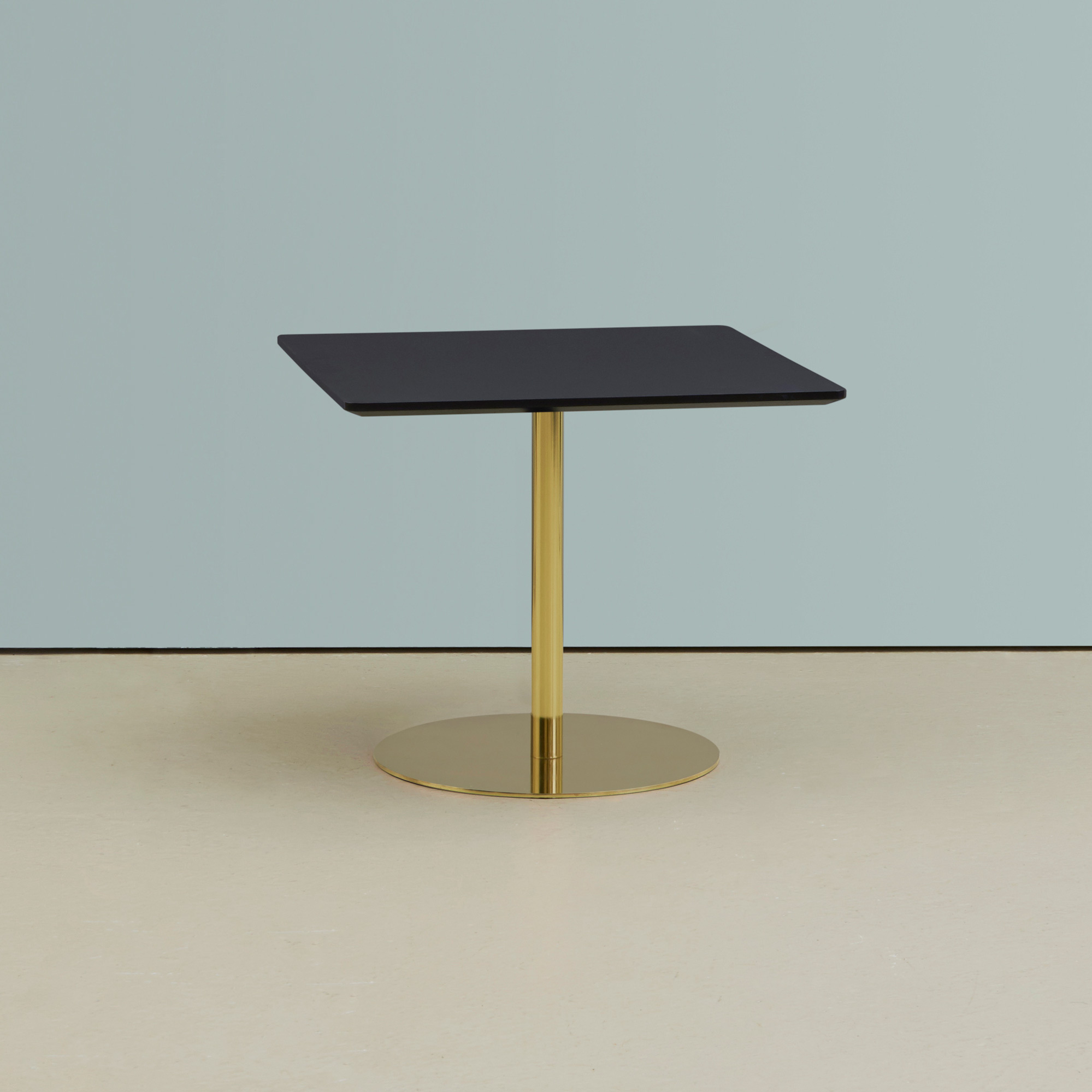 Hitch Mylius HM20 Disq Side Table Black Square Mid Height