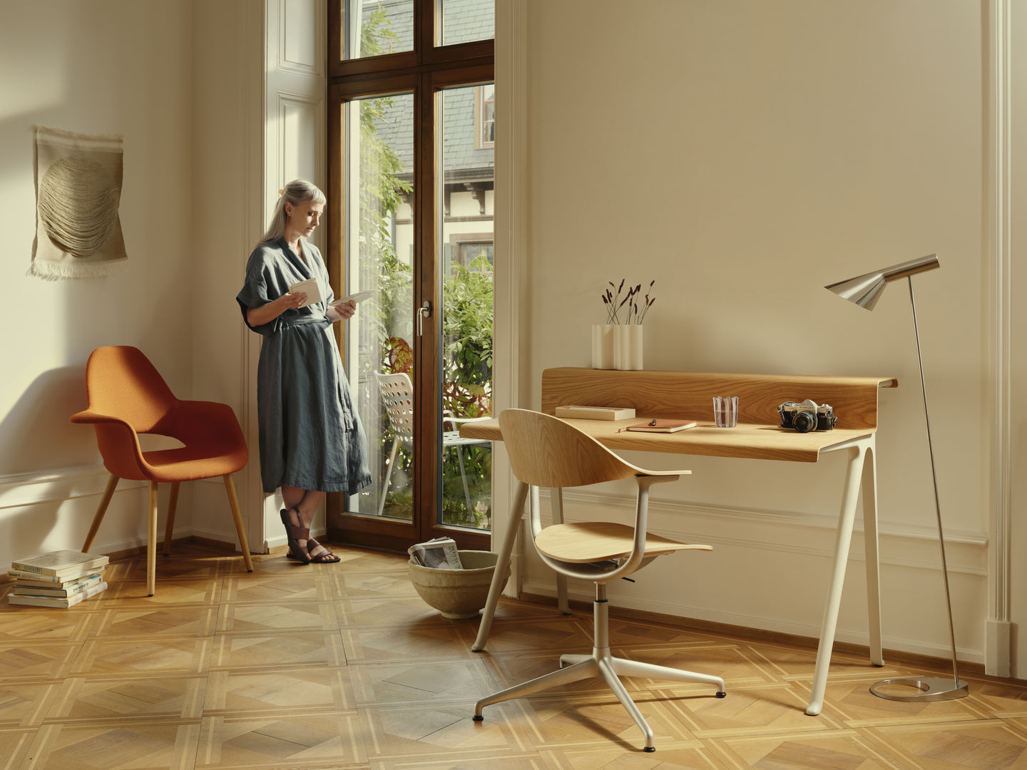 Vitra Courier Desk