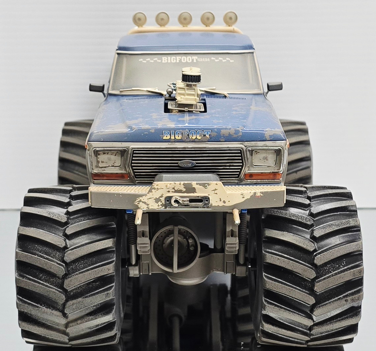 ビッグフット1974 フォード F-250モンスタートラックダーティバージョン Amazon.com: KINGS OF CRUNCH 1974 Ford F-250 Monster Truck
