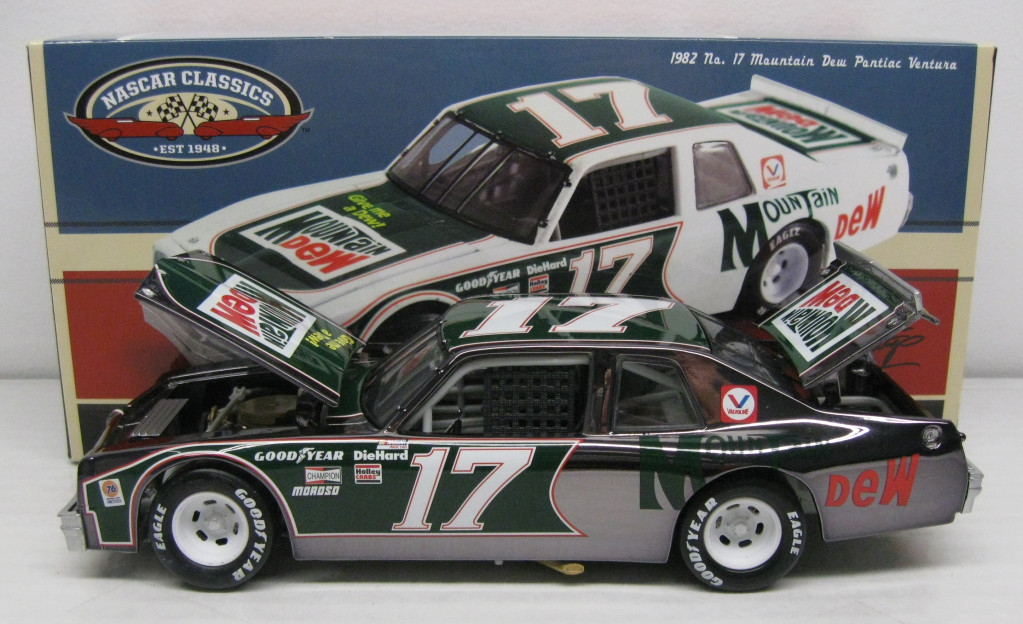 2012 DARRELL WALTRIP 1982 #11 Mountain Dew Pontiac 1:24 Gun Metal