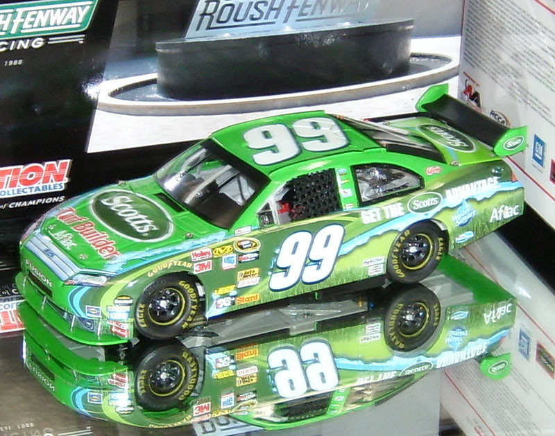 carl-edwards-2010-scotts-turf-