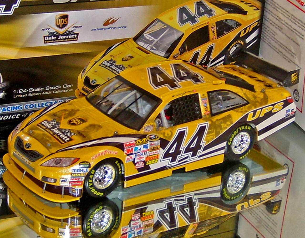 Action - NASCAR - Dale Jarrett #88 - 1999 Ford フォード Taurus - Quality Care / Ford フォード Cred DALE JARRETT 2002 UPS 1⁄24 ACTION DIECAST