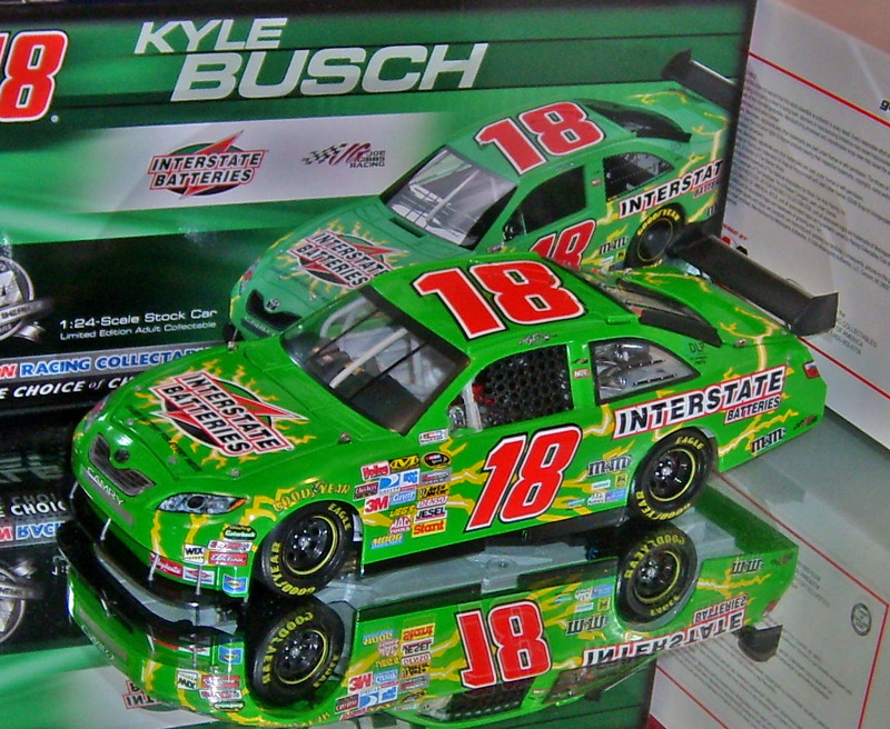 ナスカー 1/24 カイル ブッシュ インターステート オールバッテリー