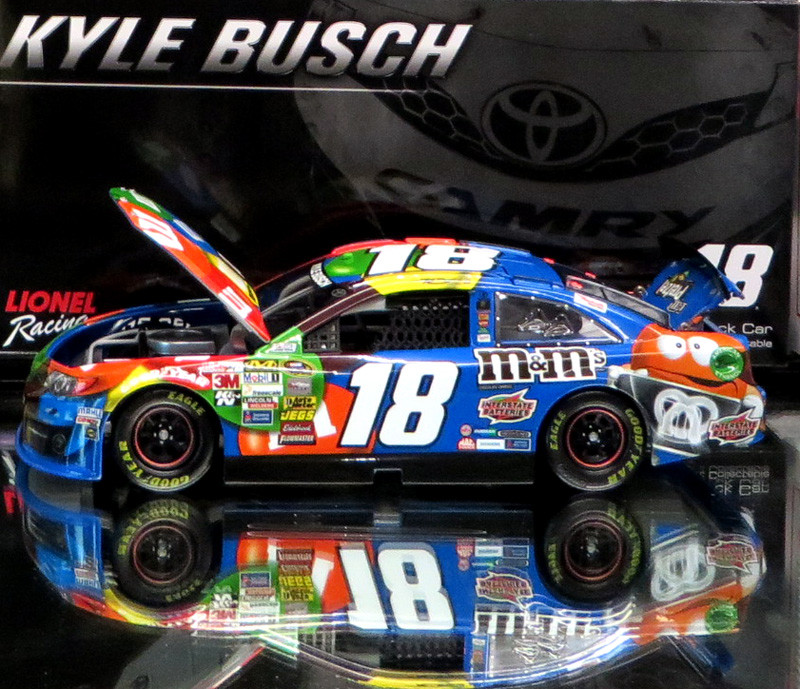 KYLE BUSCH 2014 M&M'S PRETZEL 1/24 ACTION