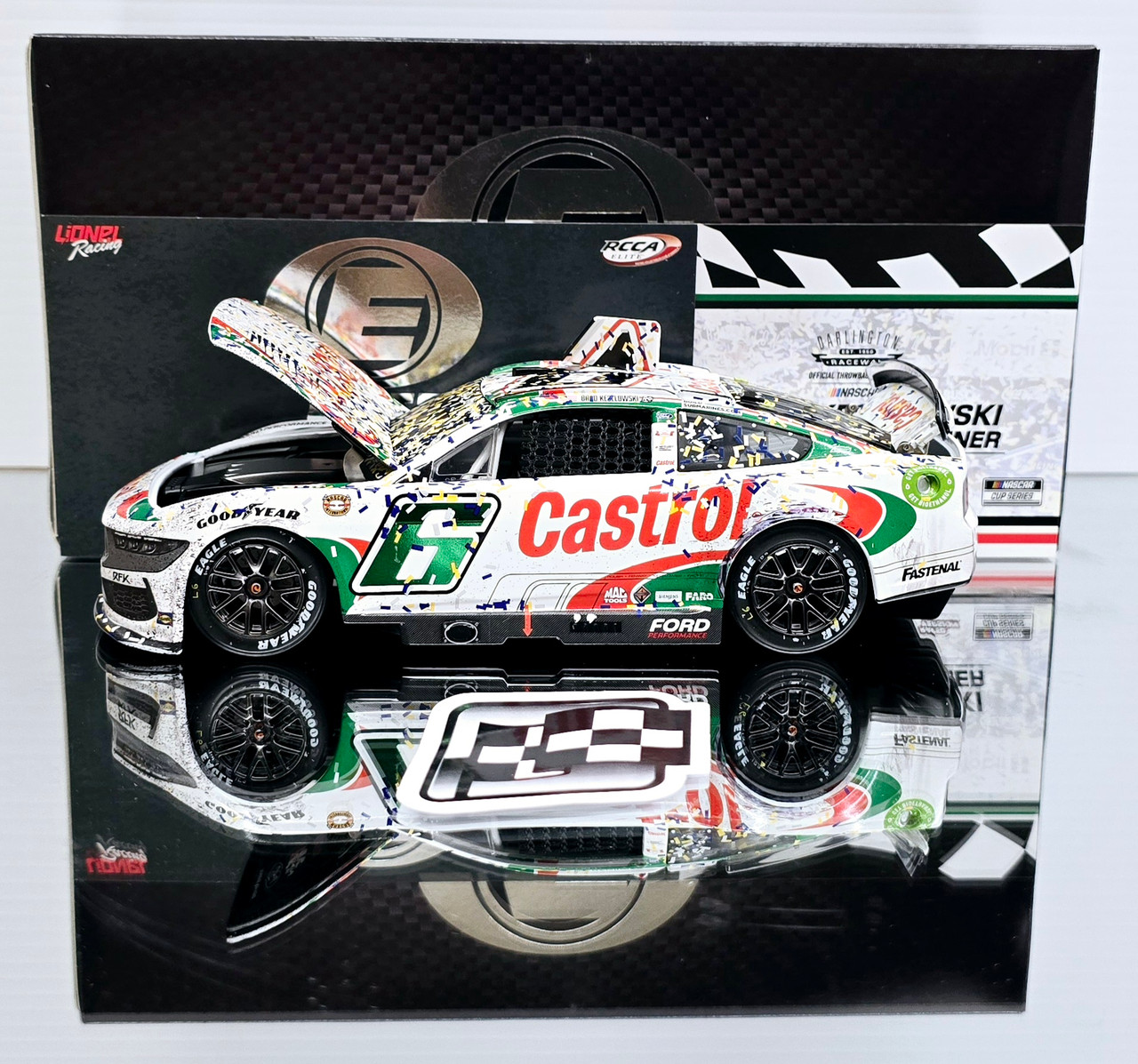 NASCAR 1/24 ケセロウスキー ダーリントンウィナー　サイン入り NASCAR 1/24 ケセロウスキー ダーリントンウィナー サイン入り