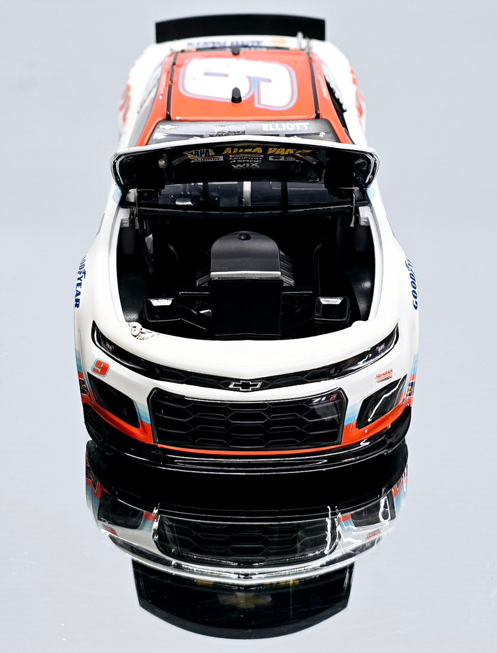 CHASE ELLIOTT 2022 HOOTERS #9 NEXT GEN CAMARO 1/24 ACTION