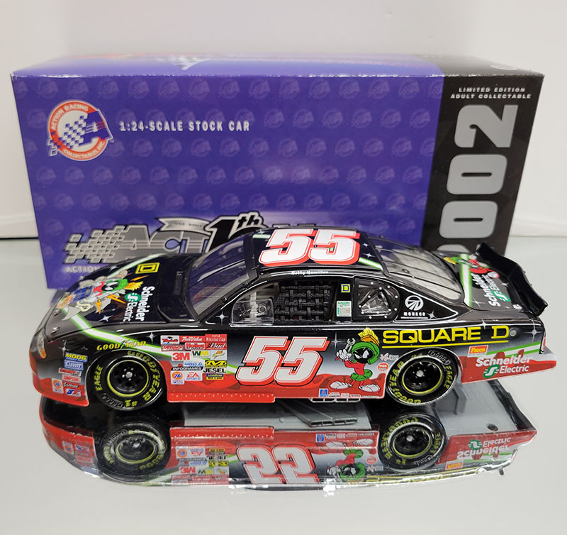 BOBBY HAMILTON 2002 LOONEY TUNES MARVIN THE MARTIAN 1/24 ACTION