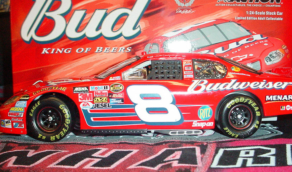 DALE EARNHARDT JR. 2005 BUDWEISER 1/24 ACTION