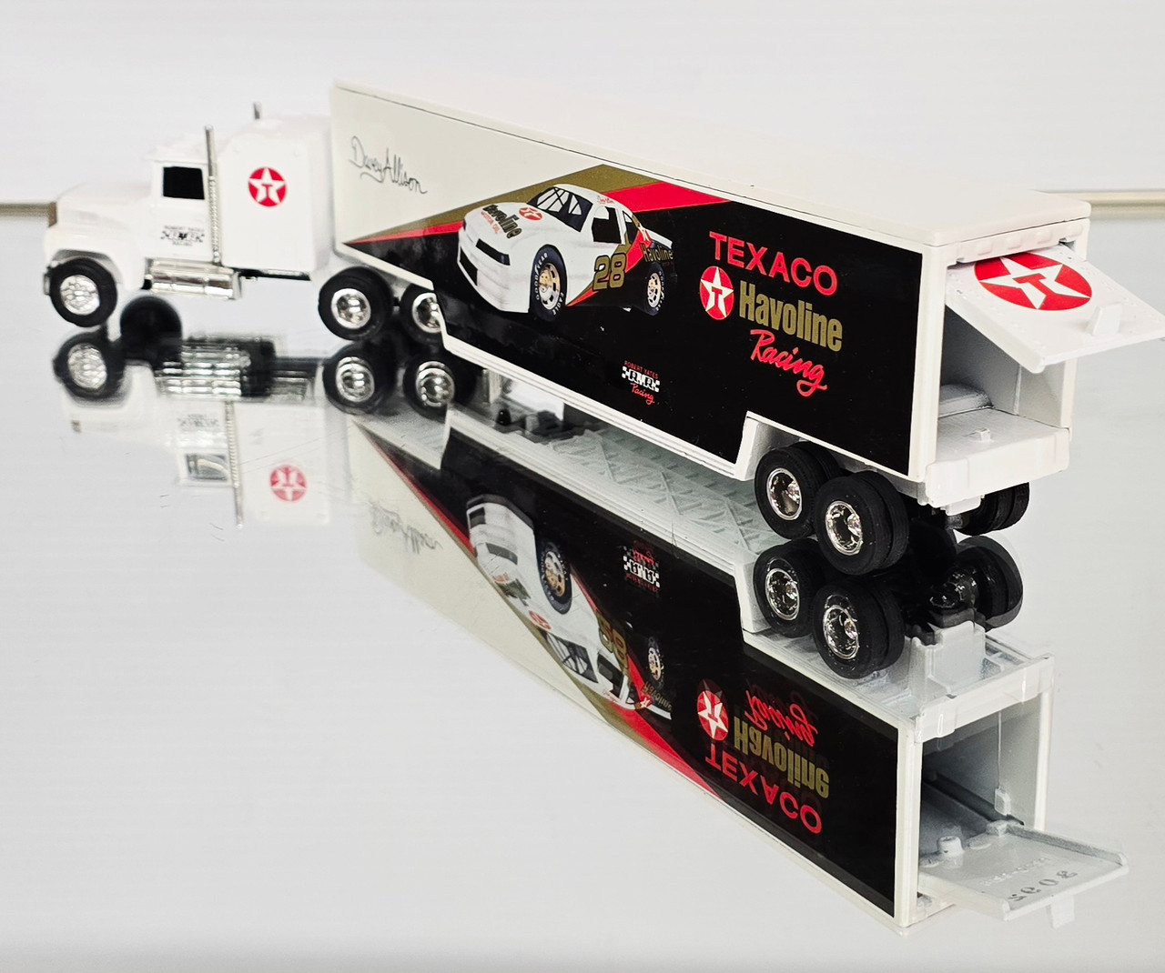 DAVEY ALLISON 1992 TEXACO/ HAVOLINE HAULER TRANSPORTER 1/64 ERTL