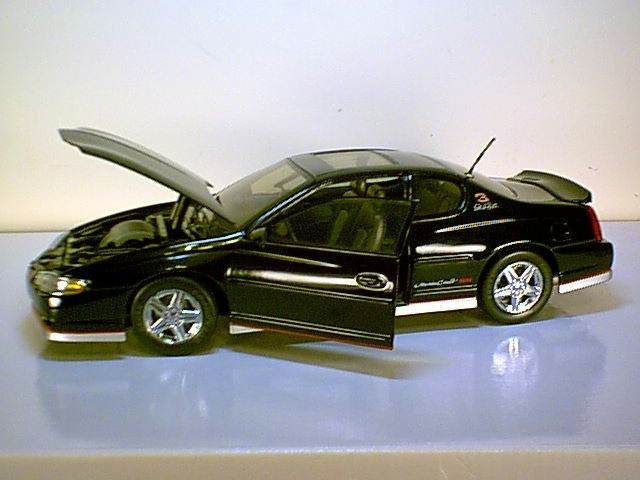 Modelos De Acción SB 1/18 - Chevrolet Monte Carlo SS 2000 Negra
