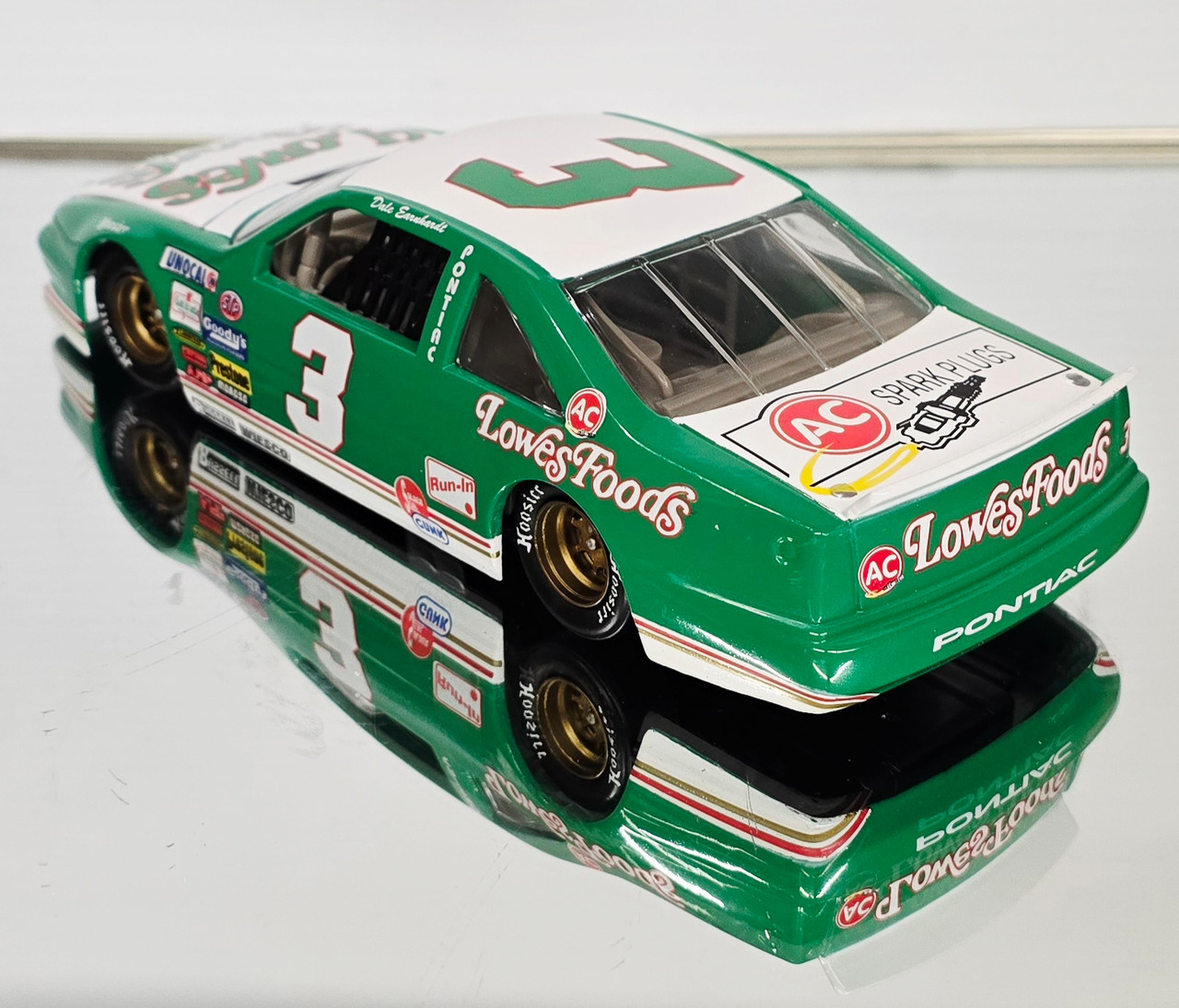 DALE EARNHARDT SR 1989 LOWE'S FOOD PONTIAC 1/24 SCALE ACTION