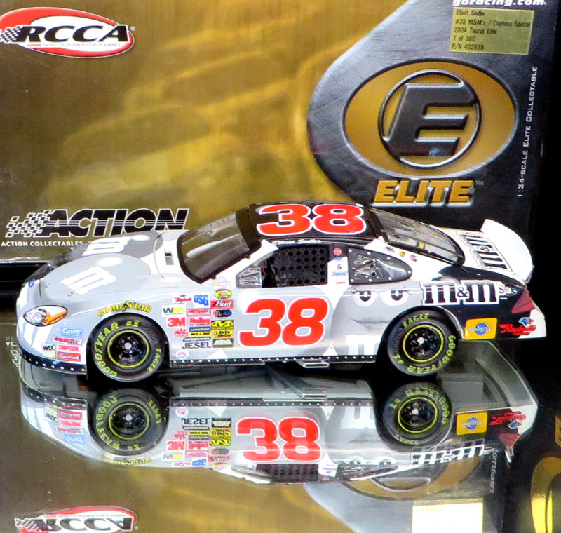 elliott-sadler-2004-black-