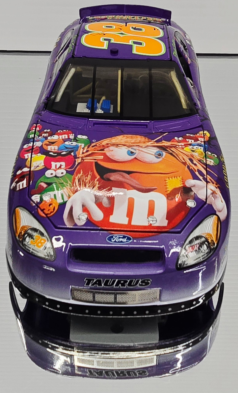 ELLIOTT SADLER 2005 HALLOWEEN M&M'S 1/24 ACTION DIECAST