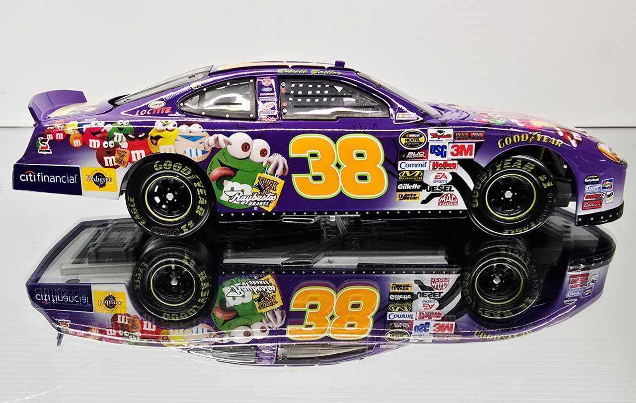 ELLIOTT SADLER 2005 HALLOWEEN M&M'S 1/24 ACTION DIECAST