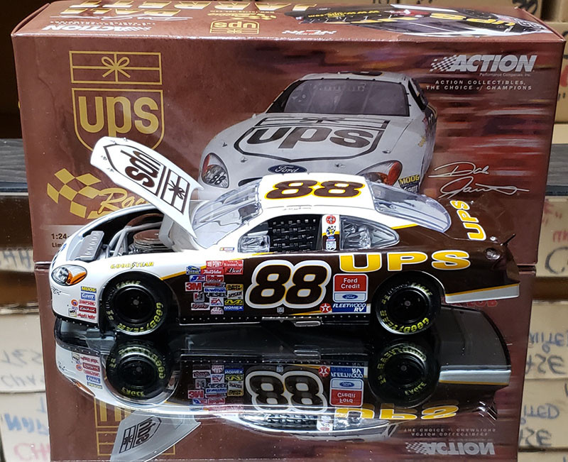 Dale Jarrett LE #88 UPS 2001 Taurus 1:24 Scale Die Cast Car | Pristine