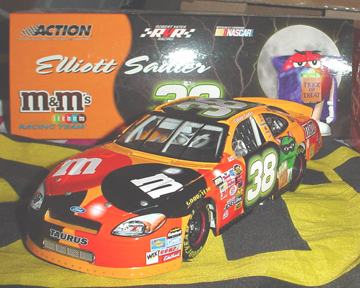 elliott-sadler-2004-halloween-