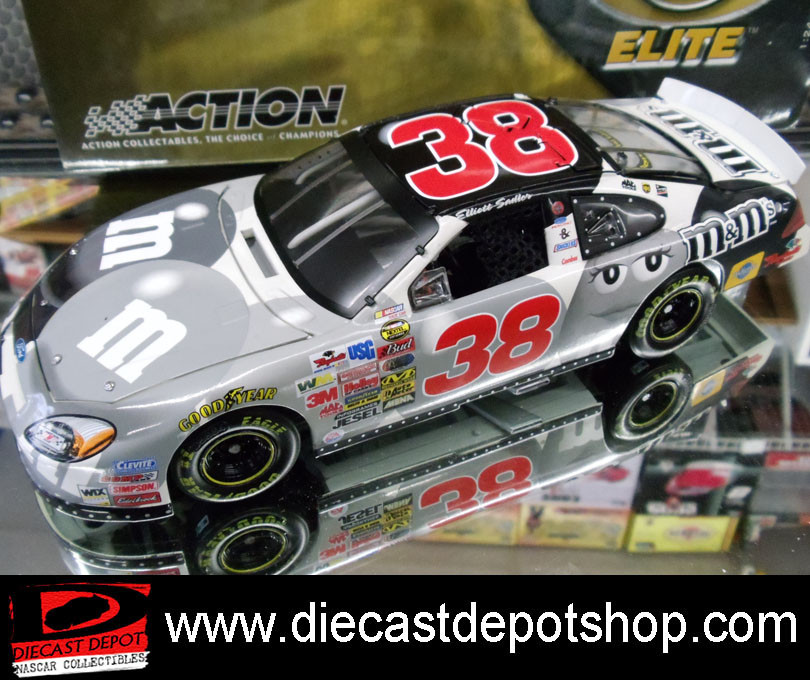 elliott-sadler-2004-m-m-s-