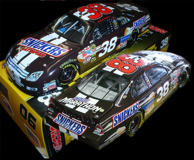 elliott-sadler-2006-snickers-1