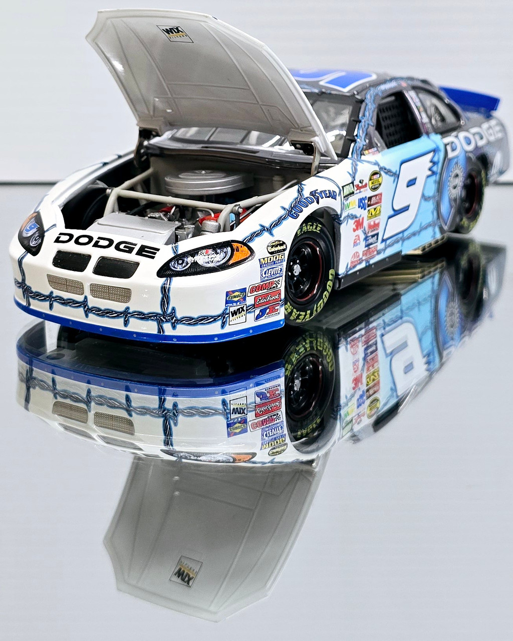 KASEY KAHNE 2004 MOPAR 'BLING BLING' COLOR CHROME 1/24 ACTION