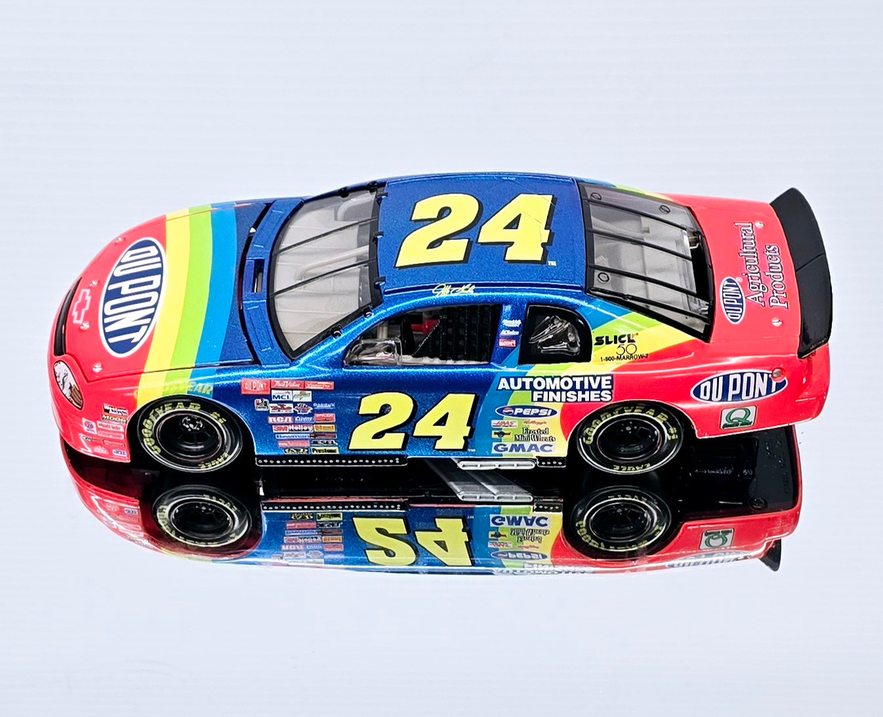 JEFF GORDON 1998 DUPONT 1/24 RCCA CWB DIECAST