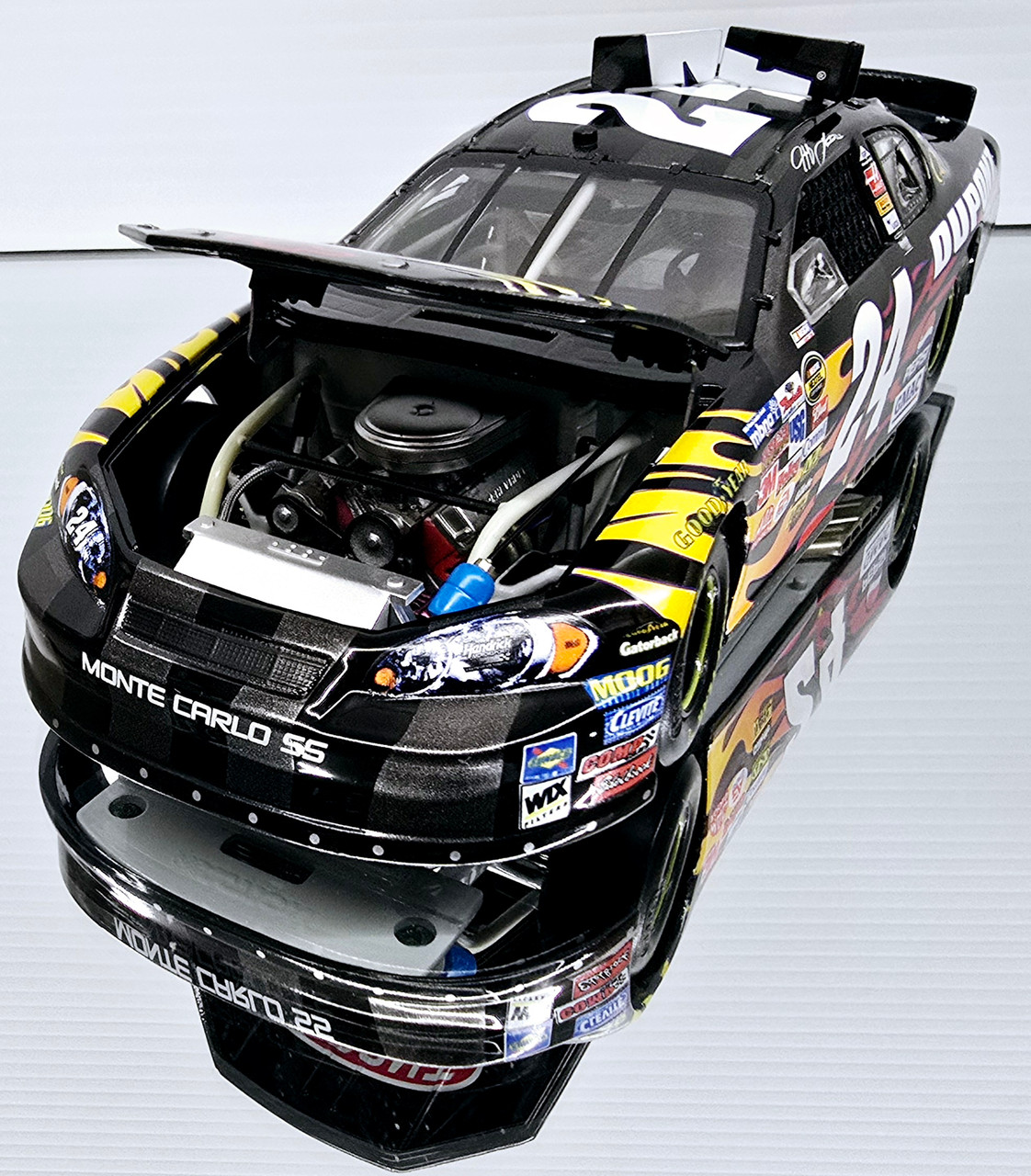 JEFF GORDON 2006 CHIP FOOSE HOT HUES DUPONT 1/24 RCCA CLUB CAR