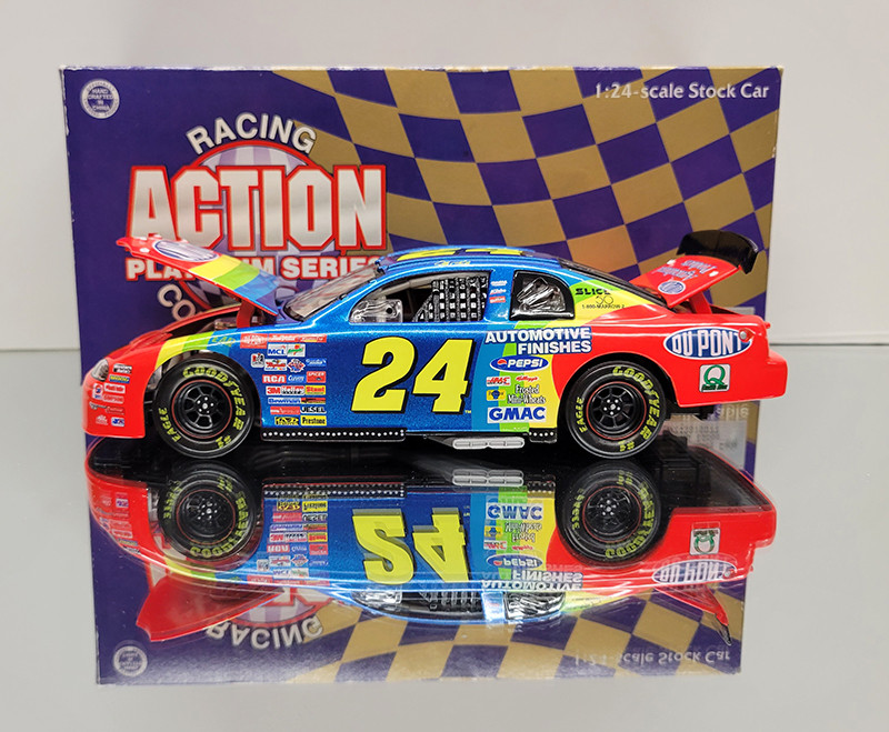 JEFF GORDON 1998 DUPONT 1/24 ACTION DIECAST