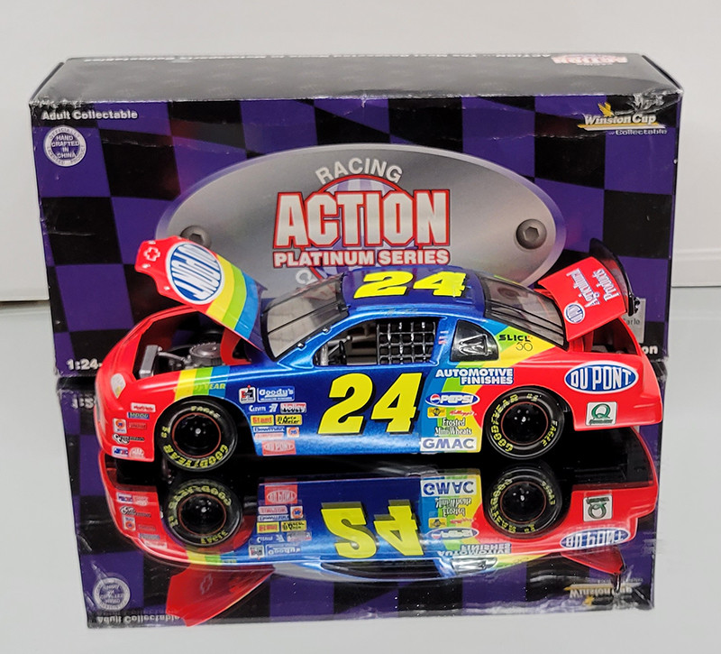 JEFF GORDON 1997 DUPONT #24 CHEVY 1/24 ACTION (DAMAGED BOX BUT THE